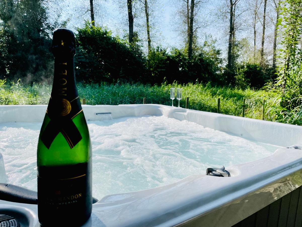 Villa Calma Rust Ruimte Luxe Inclusief Private Jacuzzi Zeewolde Ngoại thất bức ảnh
